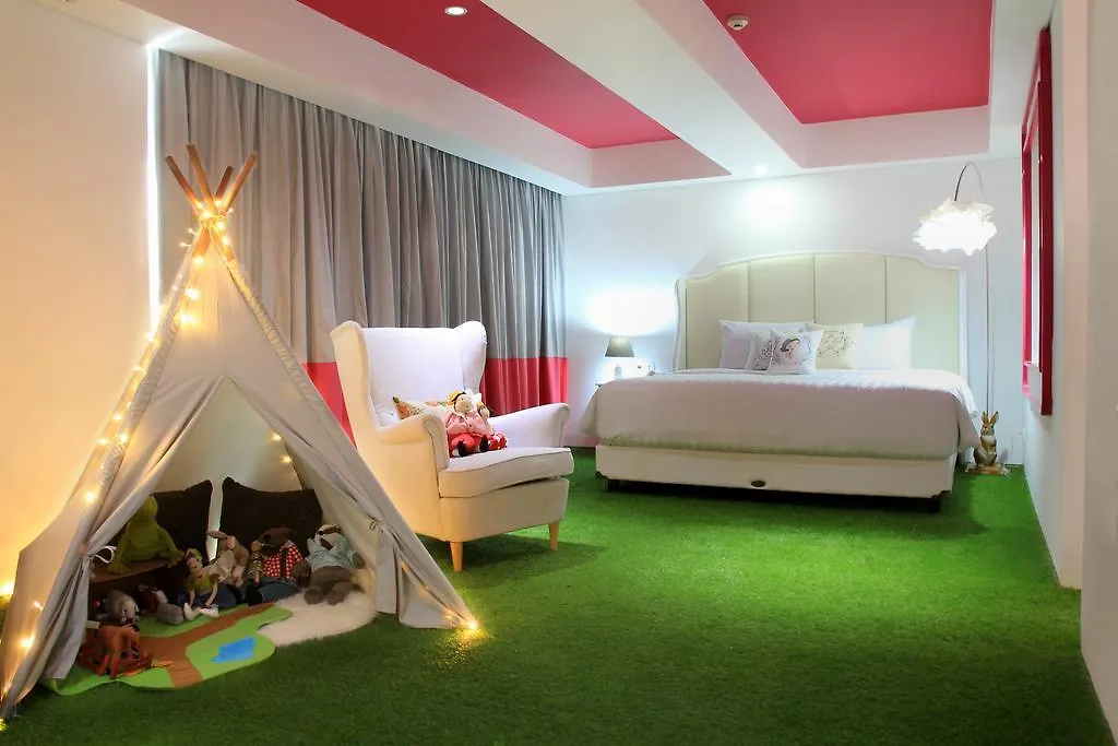 Berry Glee Thematic Hotel Kuta