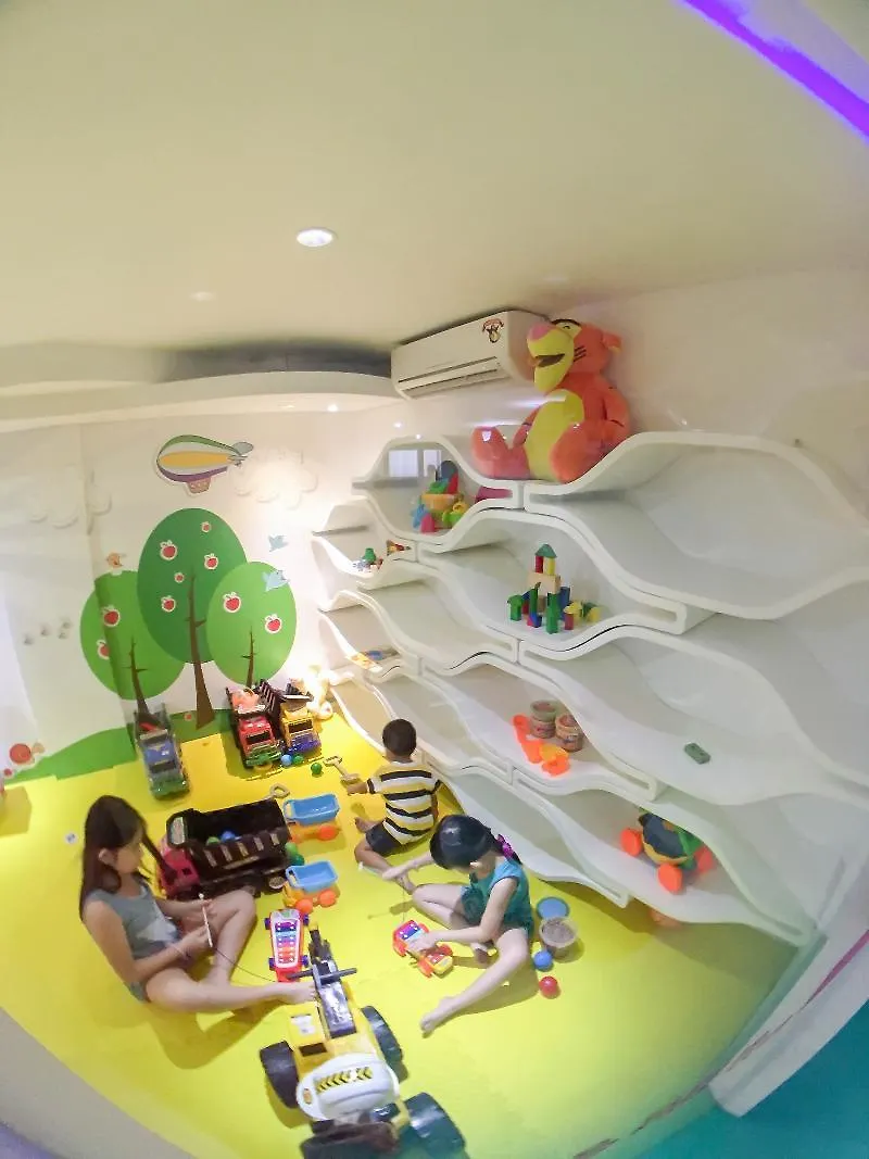 Berry Glee Thematic Hotel Kuta