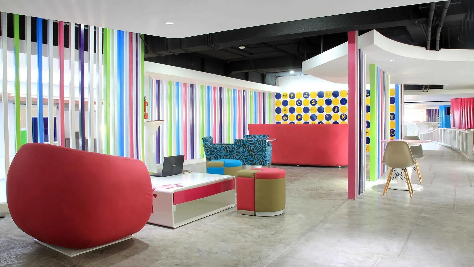Berry Glee Thematic Hotel Kuta
